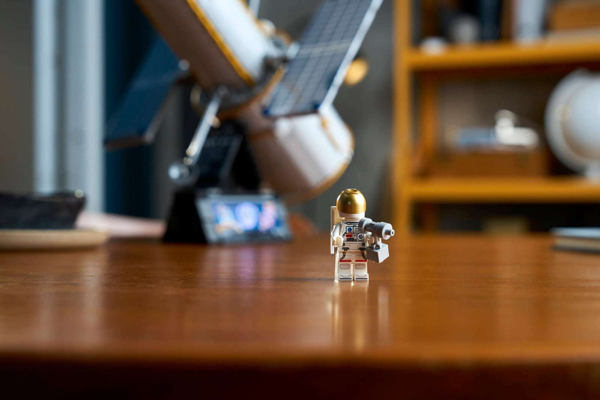 LEGO® Icons 11382 Hubblov vesmírny ďalekohľad